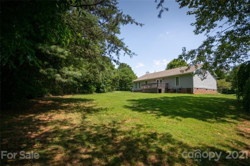 Property image 4 at 17 Westminster Drive, Asheville, NC 28804