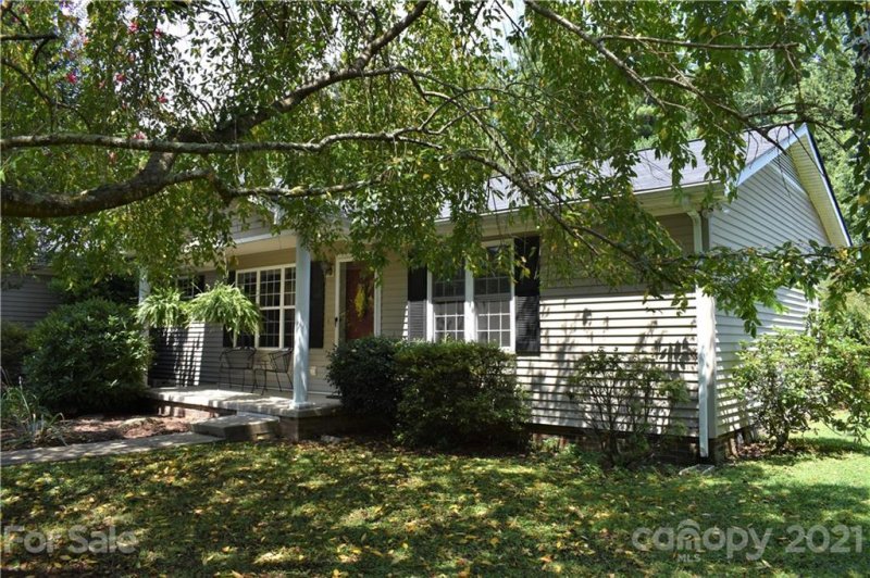 Property image 3 at 2375 Rosemont Court, Hendersonville, NC 28791