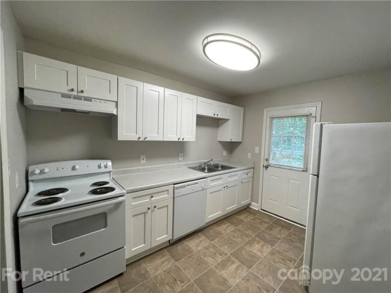 Property image 3 at 4202 Rutgers Avenue, Charlotte, NC 28206