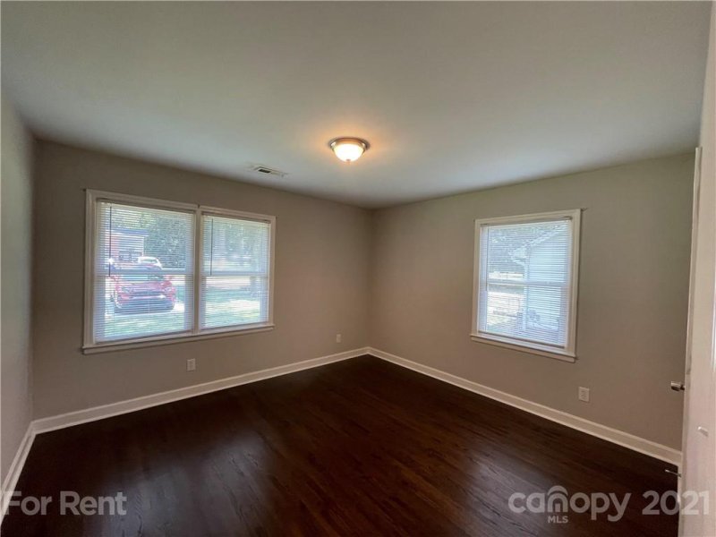 Property image 4 at 4202 Rutgers Avenue, Charlotte, NC 28206
