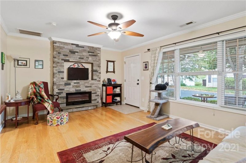 Property image 4 at 86 Rotunda Circle, Asheville, NC 28806