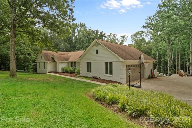 Property image 2 at 5620 Kiwi Court, Concord, NC 28025