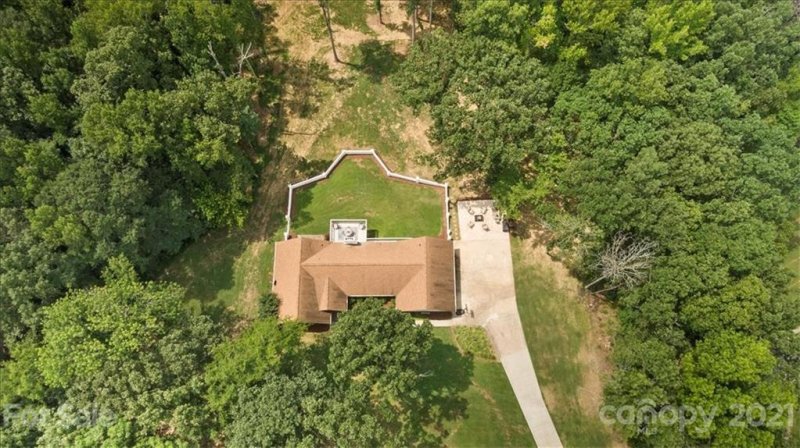 Property image 4 at 5620 Kiwi Court, Concord, NC 28025