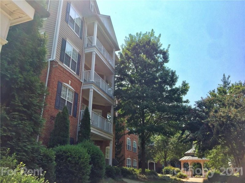 Property image 2 at 3232 Margellina Drive, Charlotte, NC 28210