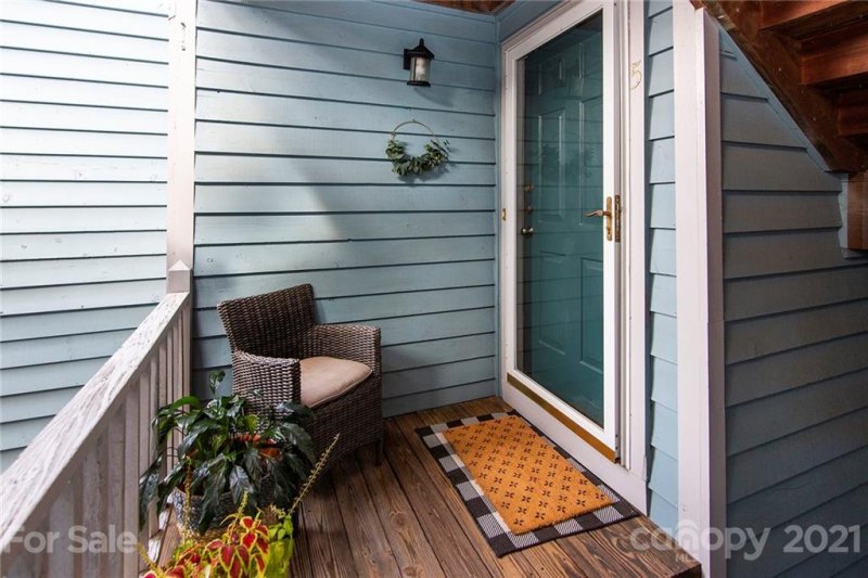 Property image 2 at 3218 Selwyn Farms Lane, Charlotte, NC 28209