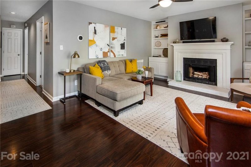 Property image 5 at 3218 Selwyn Farms Lane, Charlotte, NC 28209