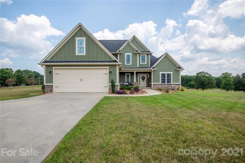 955 Oak Ridge Farms Circle