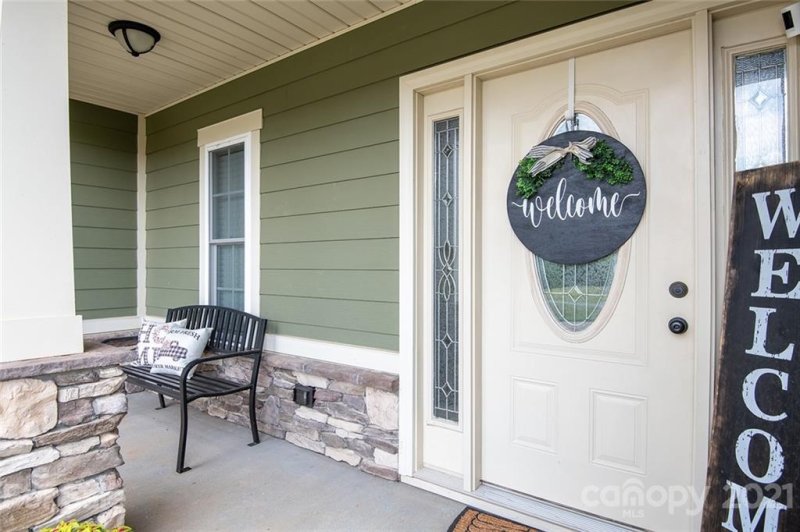 Property image 5 at 955 Oak Ridge Farms Circle, Newton, NC 28658