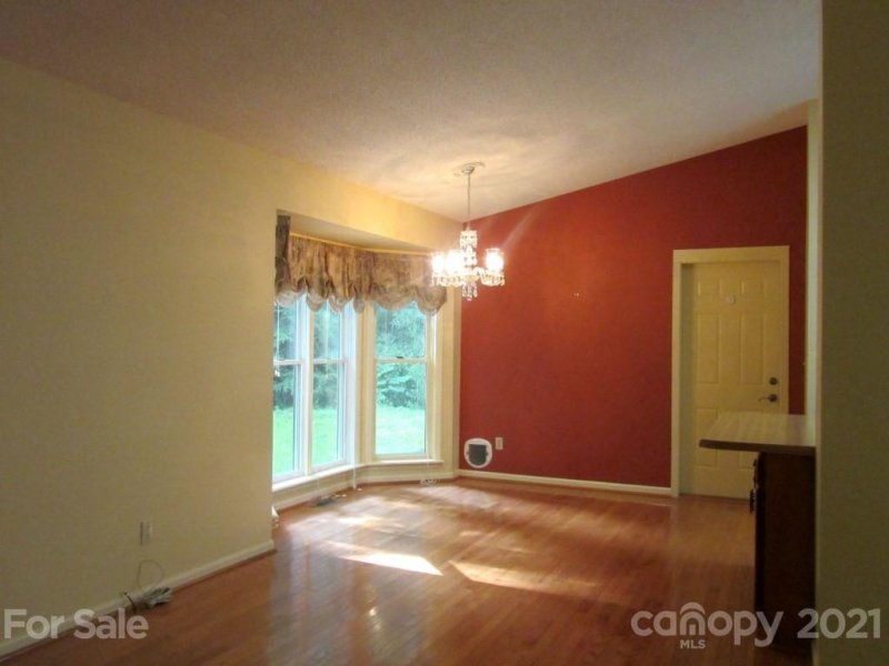 Property image 4 at 566 Rambling Drive, Hendersonville, NC 28739