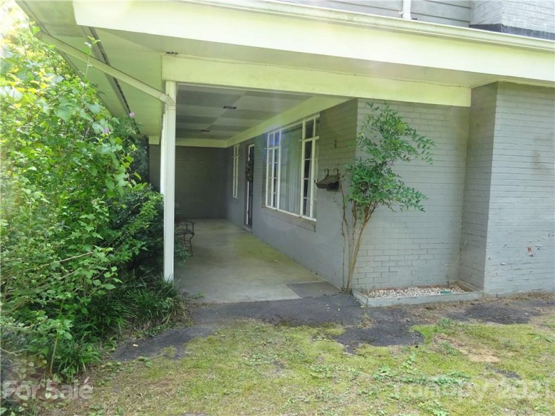 Property image 4 at 2119 Sharon Avenue, Charlotte, NC 28211