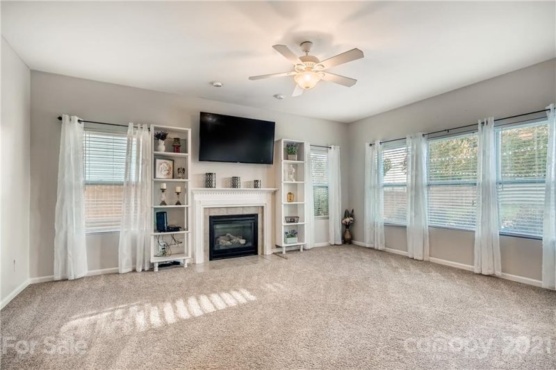 Property image 2 at 2057 Lake Vista Drive, Mount Holly, NC 28120