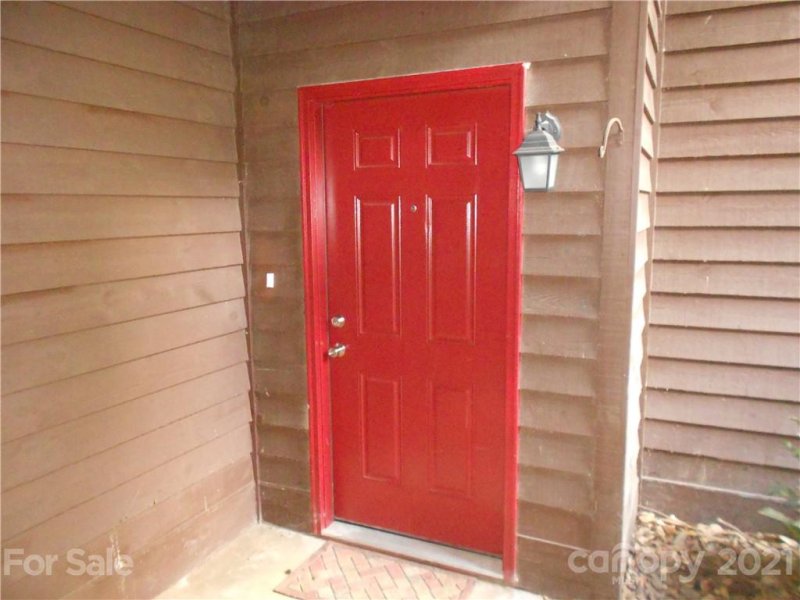 Property image 2 at 8021 Cedar Glen Drive, Charlotte, NC 28212