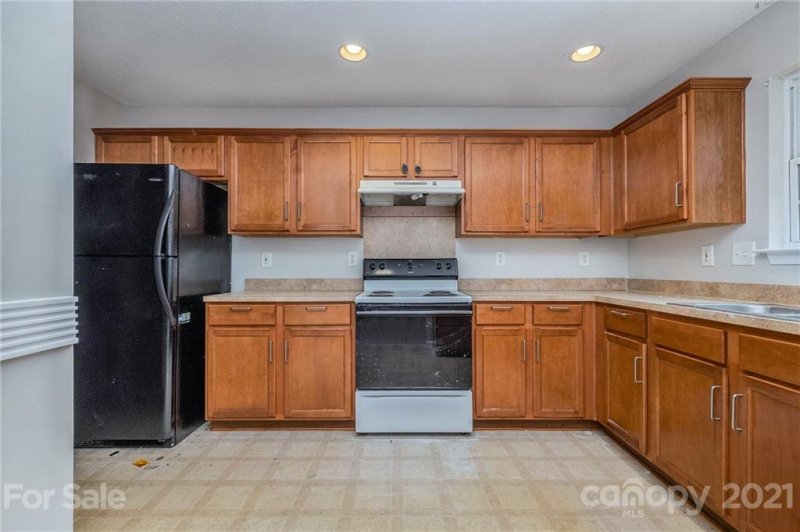 Property image 2 at 8708 Green Ivy Lane, Charlotte, NC 28217