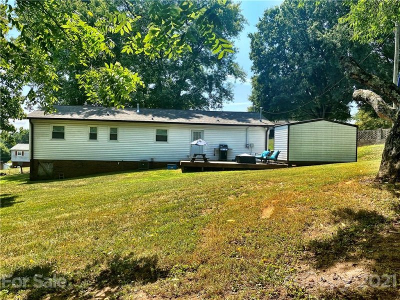 Property image 2 at 19 Claridge Court, Newton, NC 28658