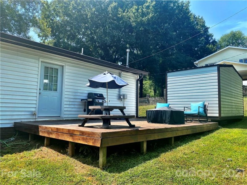 Property image 3 at 19 Claridge Court, Newton, NC 28658