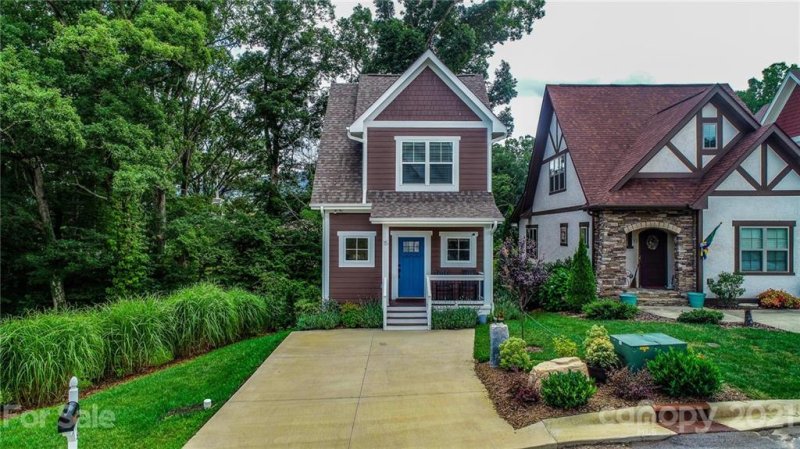 Property image 3 at 15 Tudor Way, Black Mountain, NC 28711