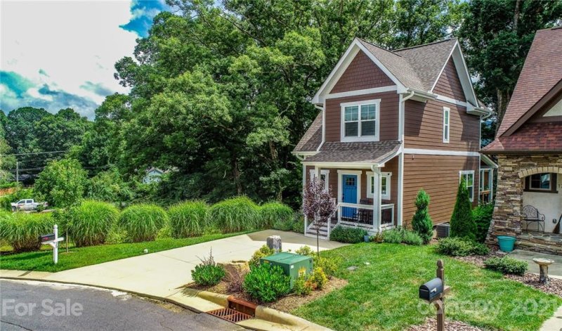 Property image 4 at 15 Tudor Way, Black Mountain, NC 28711