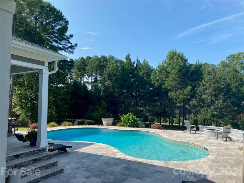 Property image 3 at 124 Washam Road, Mooresville, NC 28117