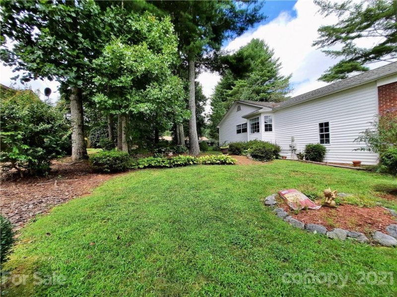 Property image 4 at 27 St Andrews Drive, Etowah, NC 28729