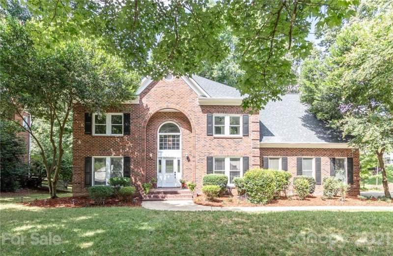 Property image 2 at 8416 Brownes Pond Lane, Charlotte, NC 28277