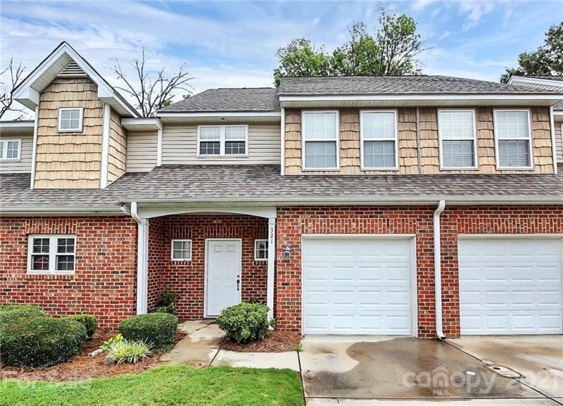 Property image 3 at 321 Valley Brook Lane, Concord, NC 28025