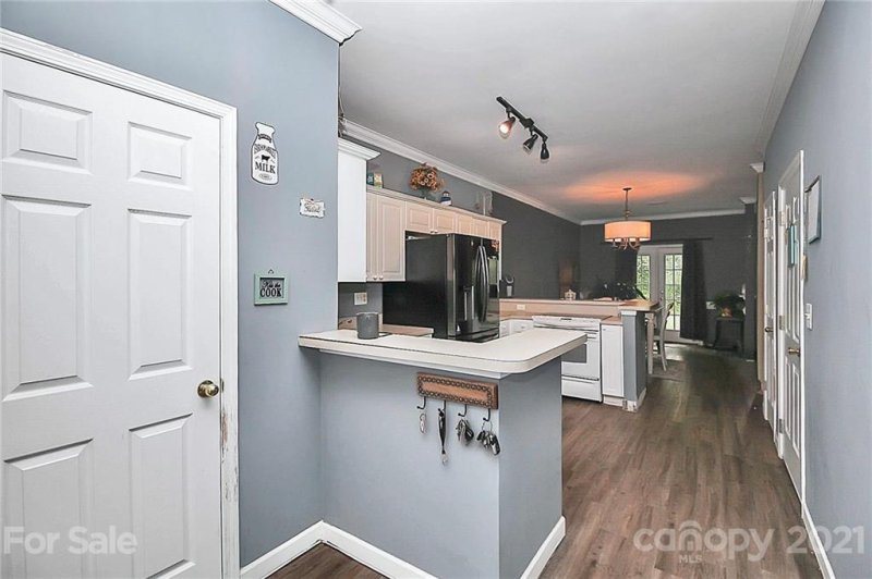 Property image 4 at 321 Valley Brook Lane, Concord, NC 28025