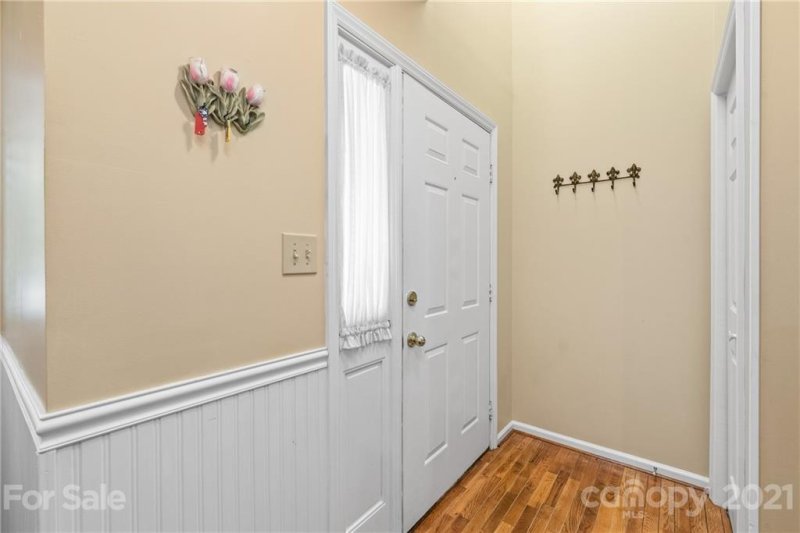 Property image 2 at 100 Willow Run Drive, Gastonia, NC 28056