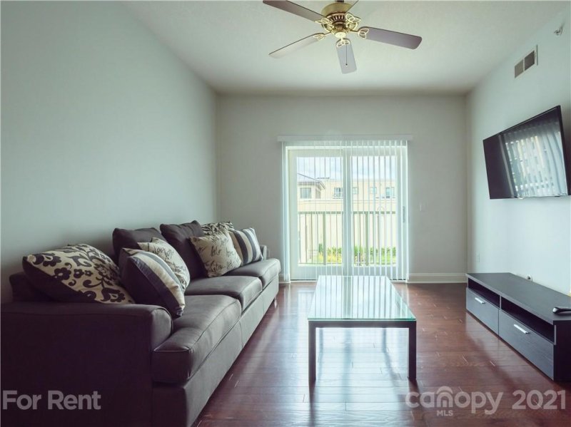 Property image 4 at 721 Governor Morrison Street, Charlotte, NC 28211