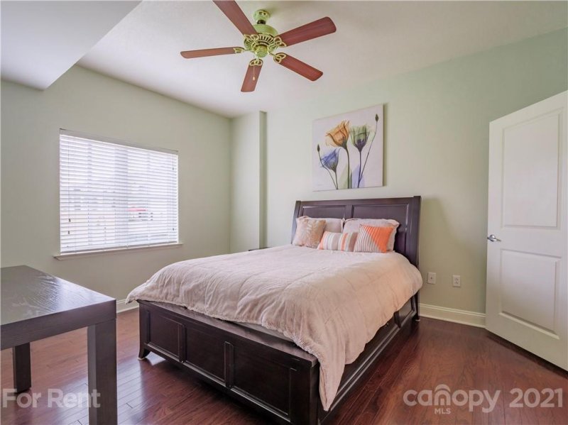 Property image 5 at 721 Governor Morrison Street, Charlotte, NC 28211