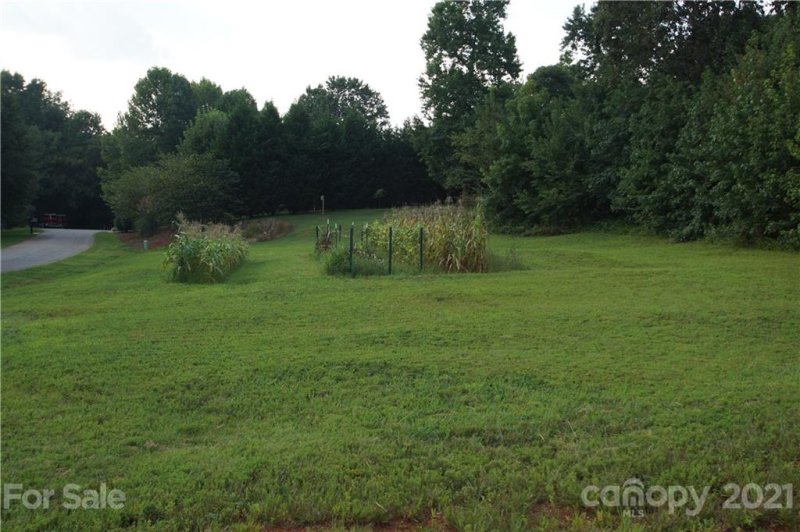 Property image 3 at 2329 39th Avenue Court, Hickory, NC 28601