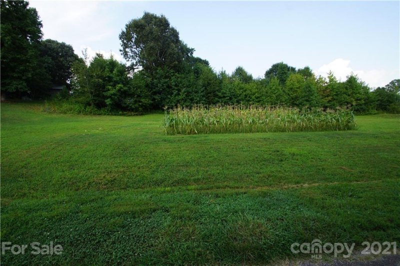 Property image 4 at 2329 39th Avenue Court, Hickory, NC 28601