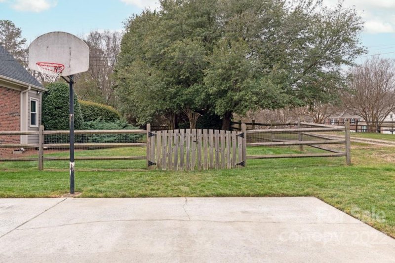 Property image 4 at 6540 Shaftesbury Road, Charlotte, NC 28270