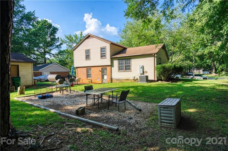 Property image 5 of 6222 Bonnybrook Lane in Four Seasons, Charlotte, NC 28212