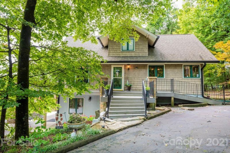 2184 Pine Mountain Drive