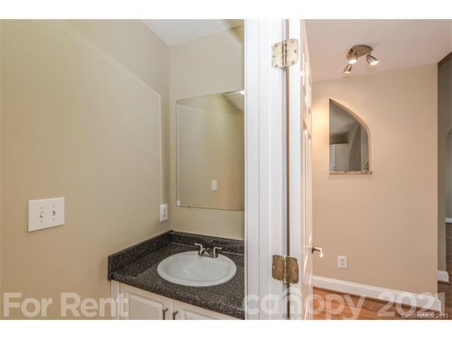 Property image 3 at 6807 Ridge Haven Lane, Charlotte, NC 28277