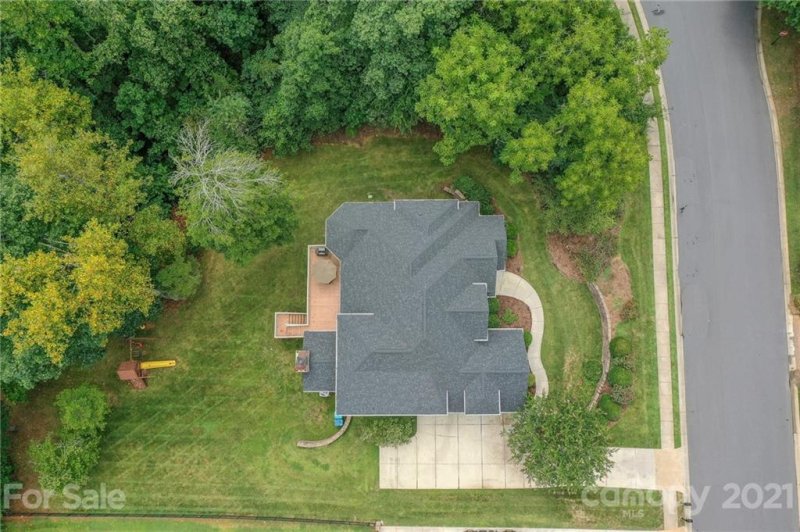 Property image 2 at 6314 Fox Chase Drive, Davidson, NC 28036