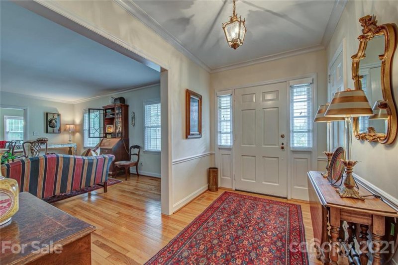 Property image 2 at 300 W 11th Avenue, Gastonia, NC 28052