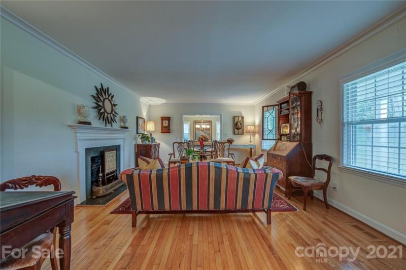 Property image 4 at 300 W 11th Avenue, Gastonia, NC 28052