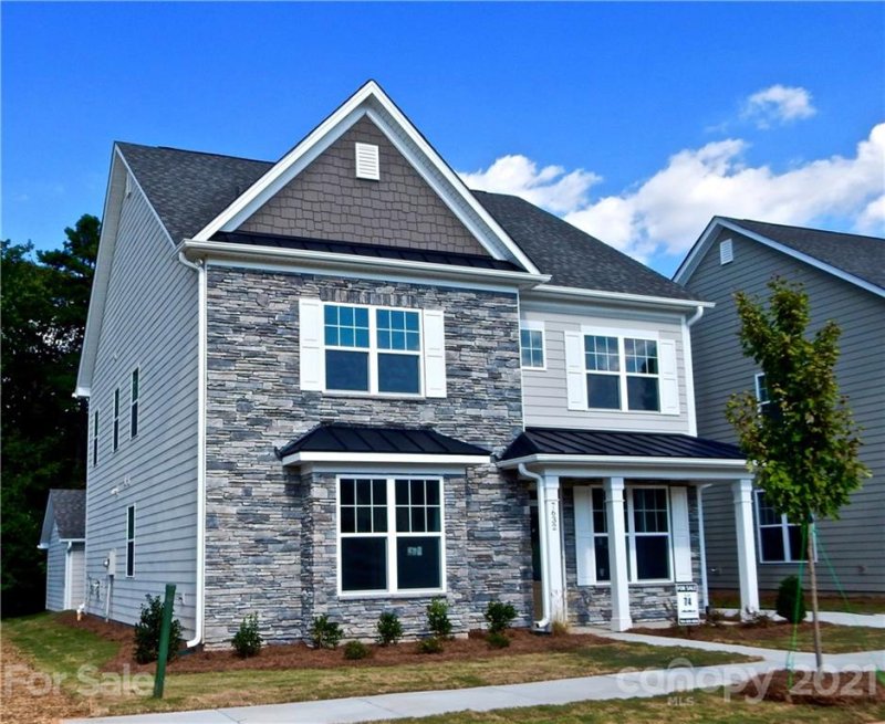 Property image 3 at 7632 Cushing Drive, Charlotte, NC 28216