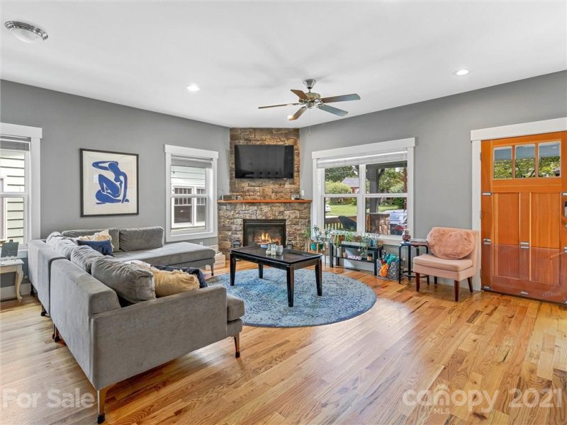 Property image 2 at 93 Trotter Place, Asheville, NC 28806