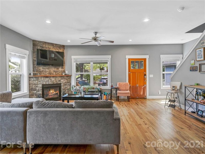 Property image 3 at 93 Trotter Place, Asheville, NC 28806