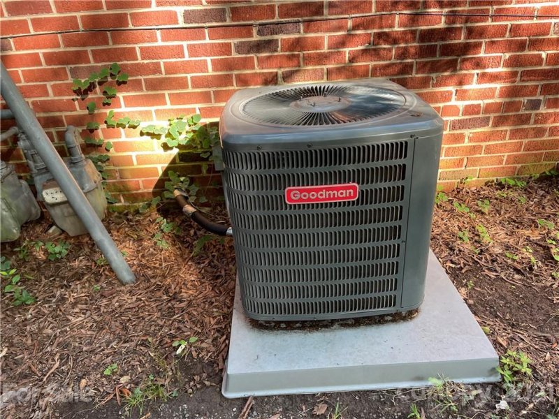 Property image 4 at 320 Sylvania Avenue, Charlotte, NC 28206