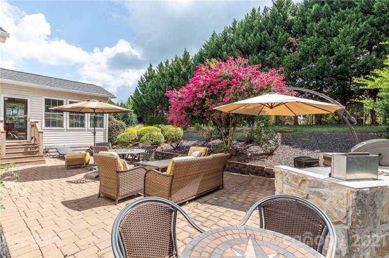 Property image 4 at 1135 Donelea Lane, Concord, NC 28027