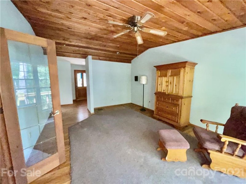 Property image 3 at 11 Sheppard Drive, Asheville, NC 28806