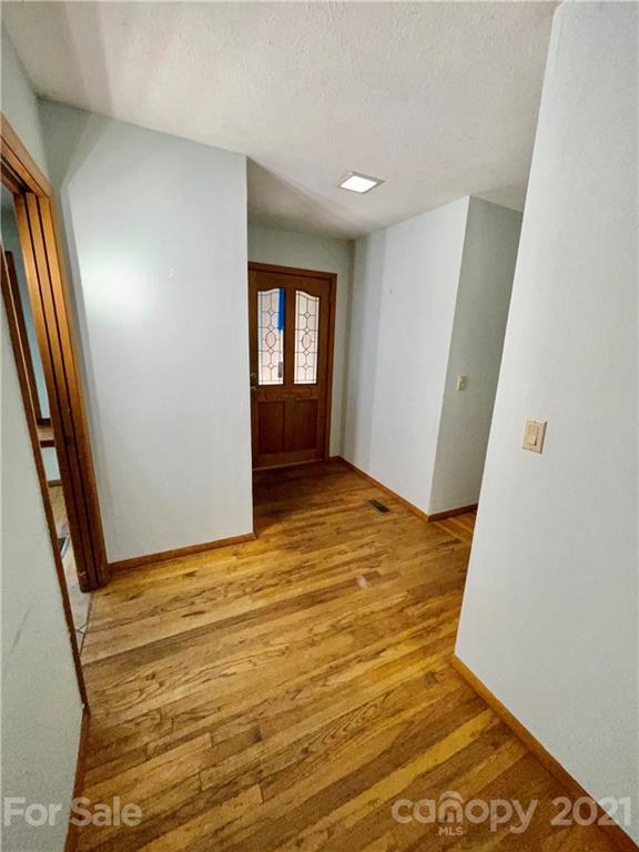 Property image 4 at 11 Sheppard Drive, Asheville, NC 28806