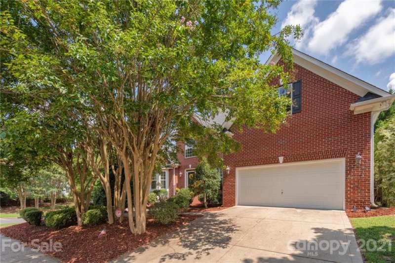 Property image 2 at 143 Shoreline Parkway, Tega Cay, SC 29708