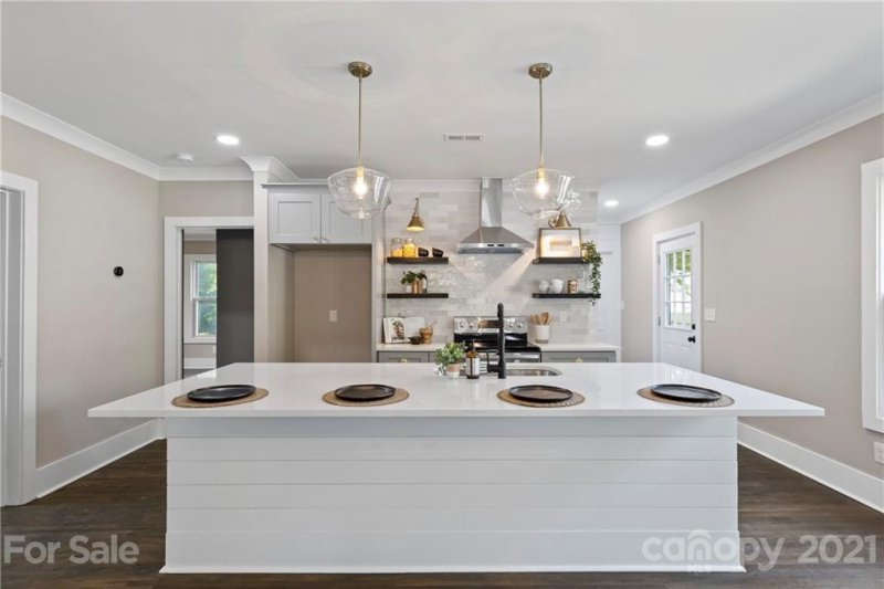 Property image 4 at 329 Sylvania Avenue, Charlotte, NC 28206