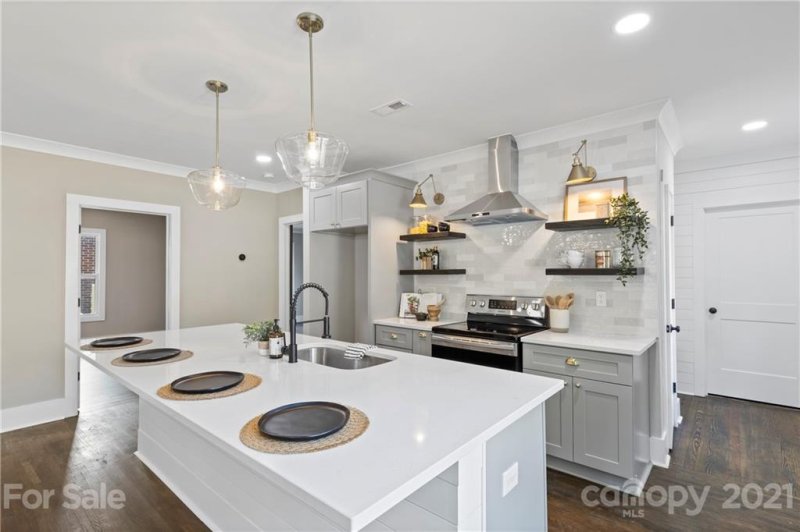 Property image 5 at 329 Sylvania Avenue, Charlotte, NC 28206