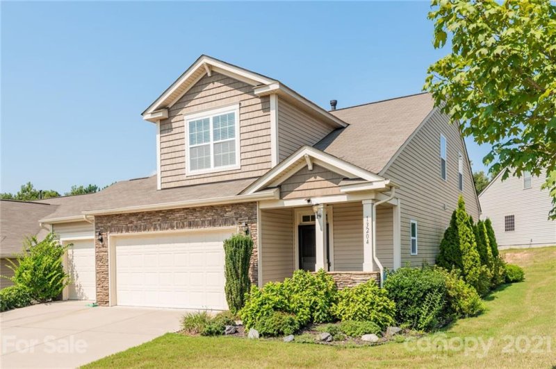 Property image 2 at 13204 Hunting Birds Lane, Charlotte, NC 28278