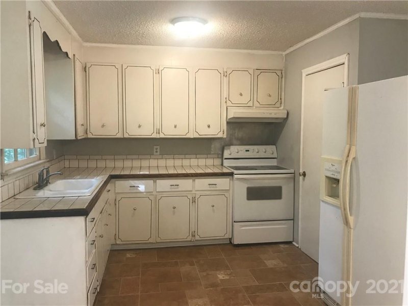 Property image 2 at 1305 Northwoods Drive, Kings Mountain, NC 28086